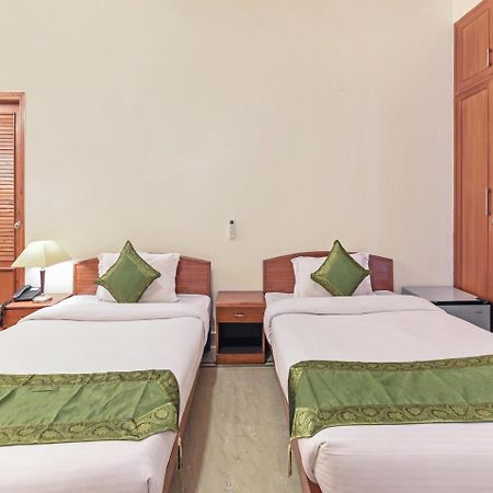 Treebo Trip The Nest Corporate Hotell Greater Noida Exteriör bild